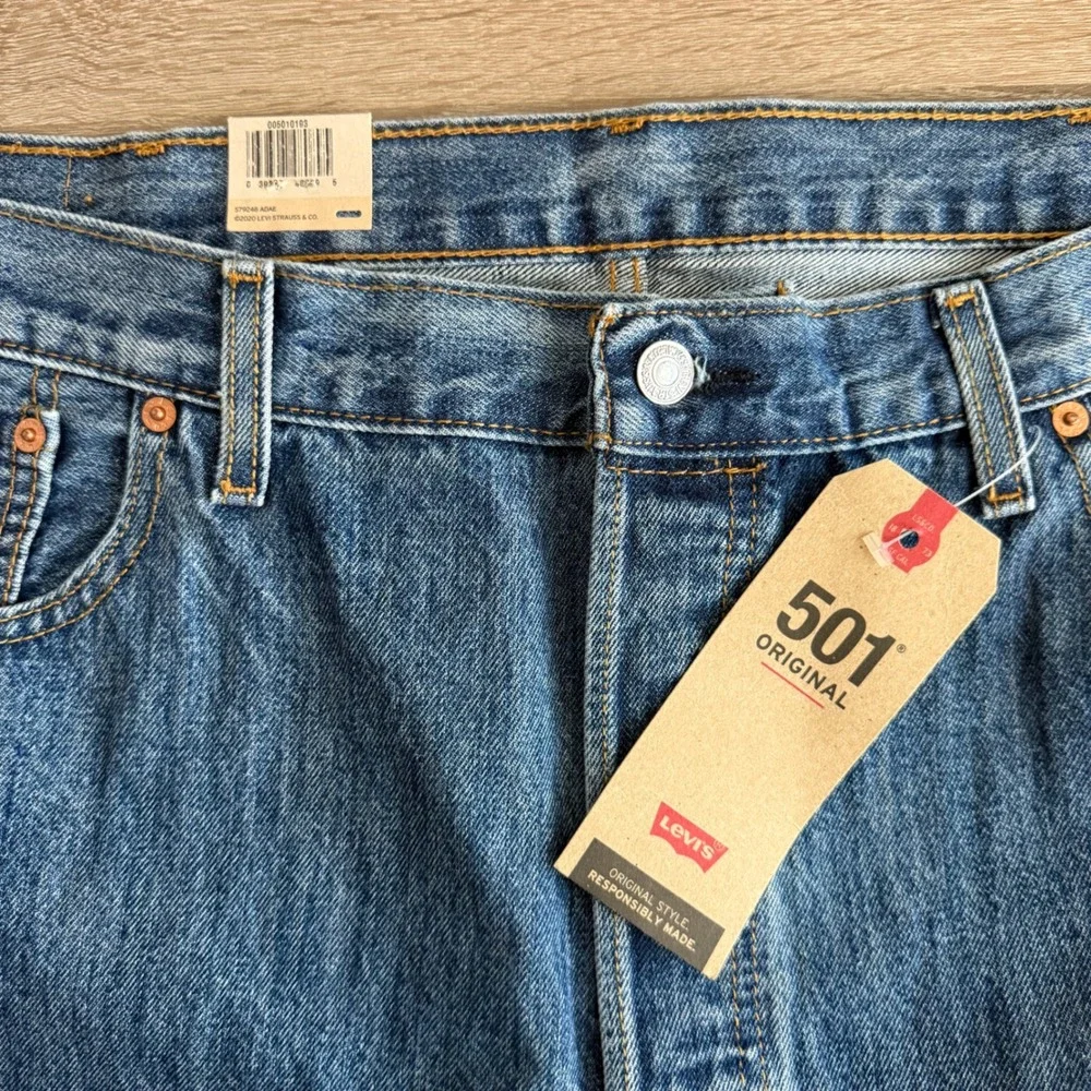 Levis 501 Original Fit Mens Blue Denim Straight Leg Button Fly Jeans 42x34 NWT